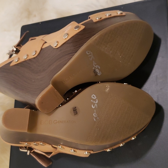 BCBGMAXAZRIA Kaden Size 7.5 Tan Platform Wedge Sandals - Picture 5 of 8